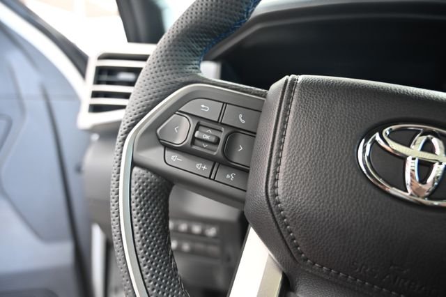 New 2026 Wind Chill Pearl <sup>1</sup> Toyota  Platinum image 28