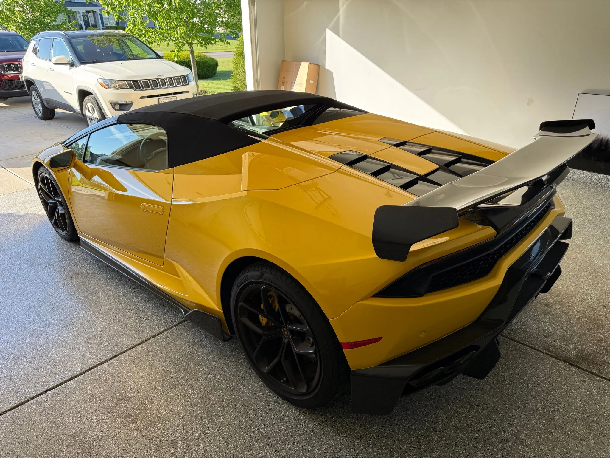 Used 2017 Yellow Lamborghini LP580-2S image 3