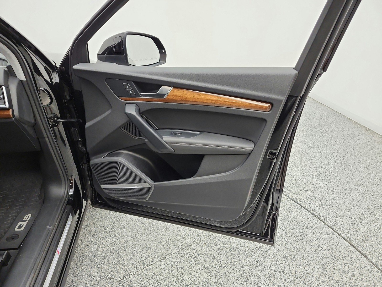Used 2023 Mythos Black Metallic Audi S line Premium Plus image 21