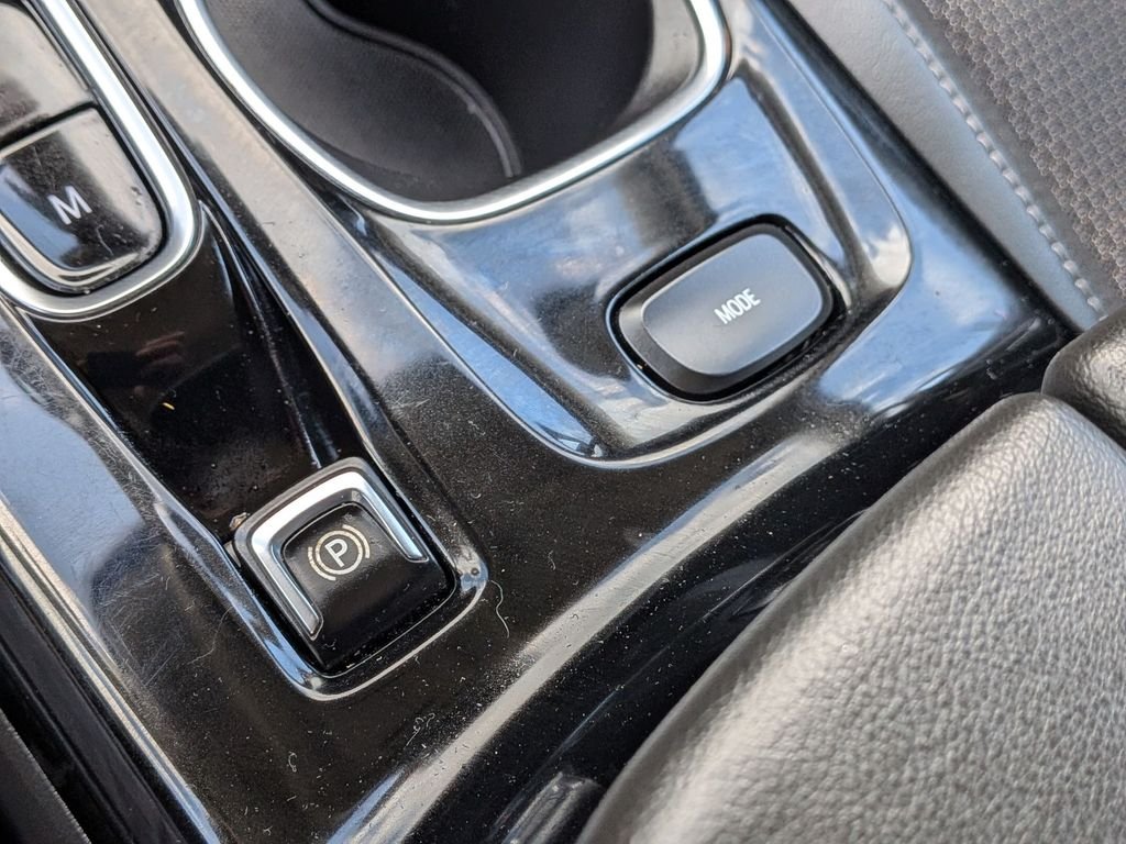 Used 2023 Gray Buick Preferred image 28