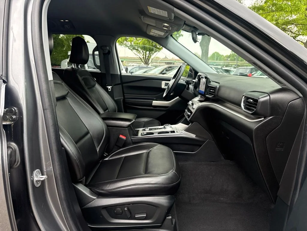 Used 2022 Gray Ford XLT image 31