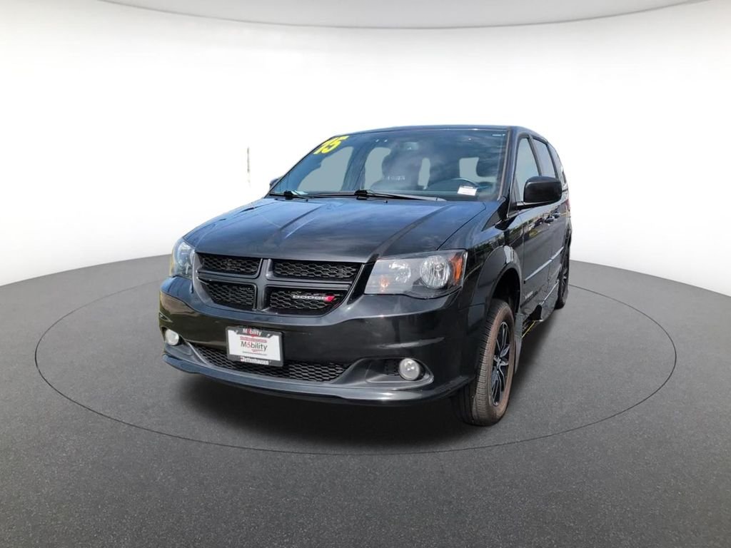 Used 2015 Black Dodge SXT image 13