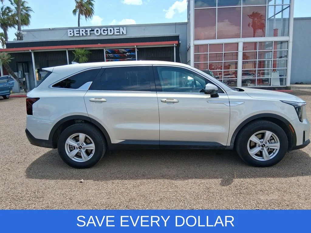 Used 2026 White Kia LX image 4