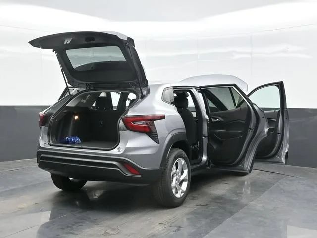 2026 Chevrolet Trax LS - Photo 29