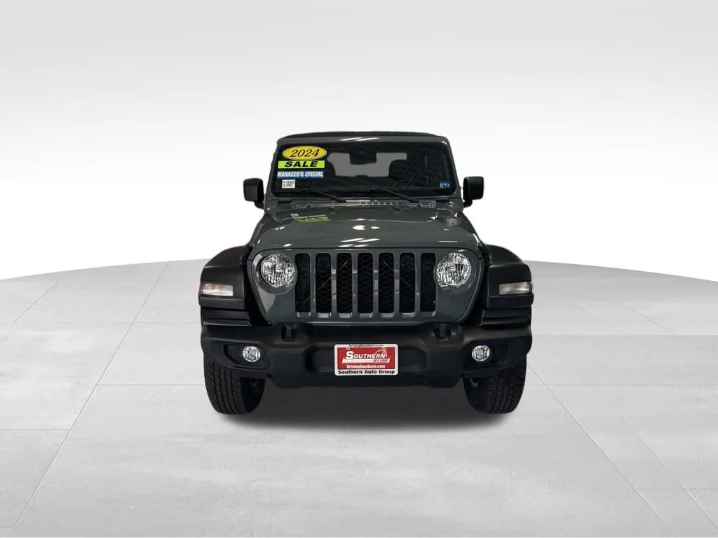 Used 2024 Gray Jeep Sport S image 9