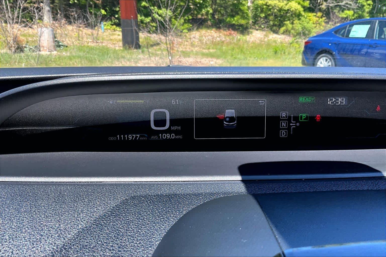 Used 2017 Titanium Glow Toyota Premium image 26