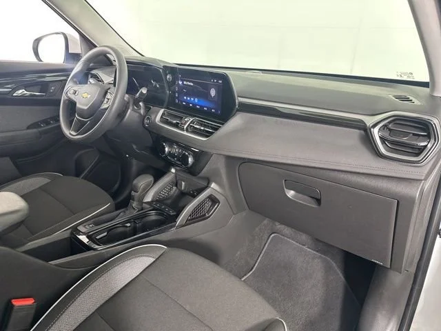 Used 2025 Summit White Chevrolet LT image 23
