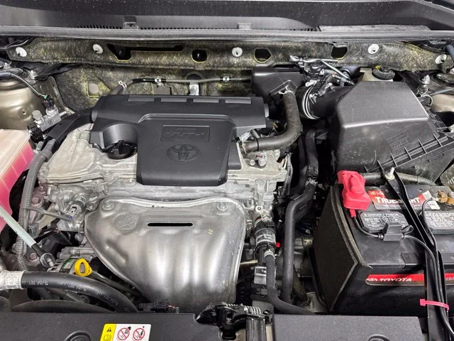 Used 2015 Pyrite Mica Toyota Limited image 9