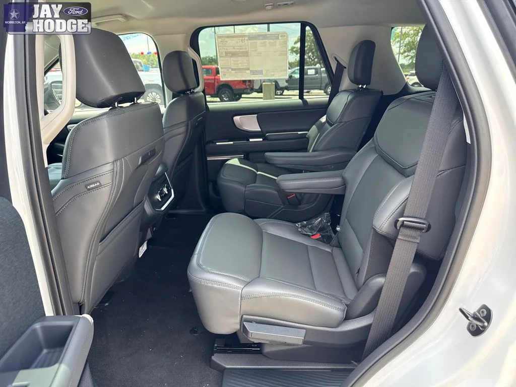 New 2026 Oxford White Ford Active image 32