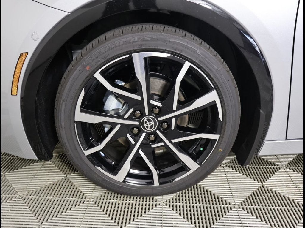 2026 Toyota Prius Plug-in Hybrid XSE Premium - Photo 5