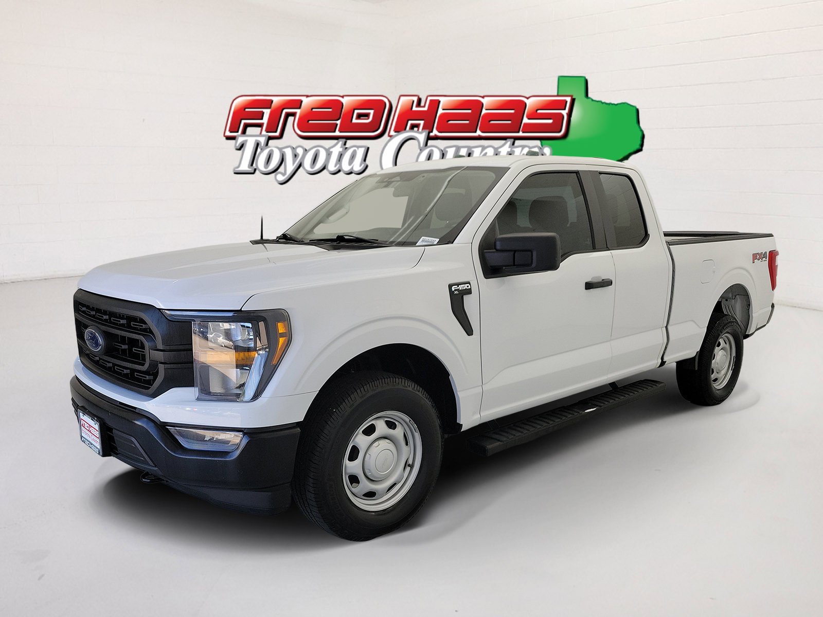 Used 2023 Oxford White Ford XL image 1