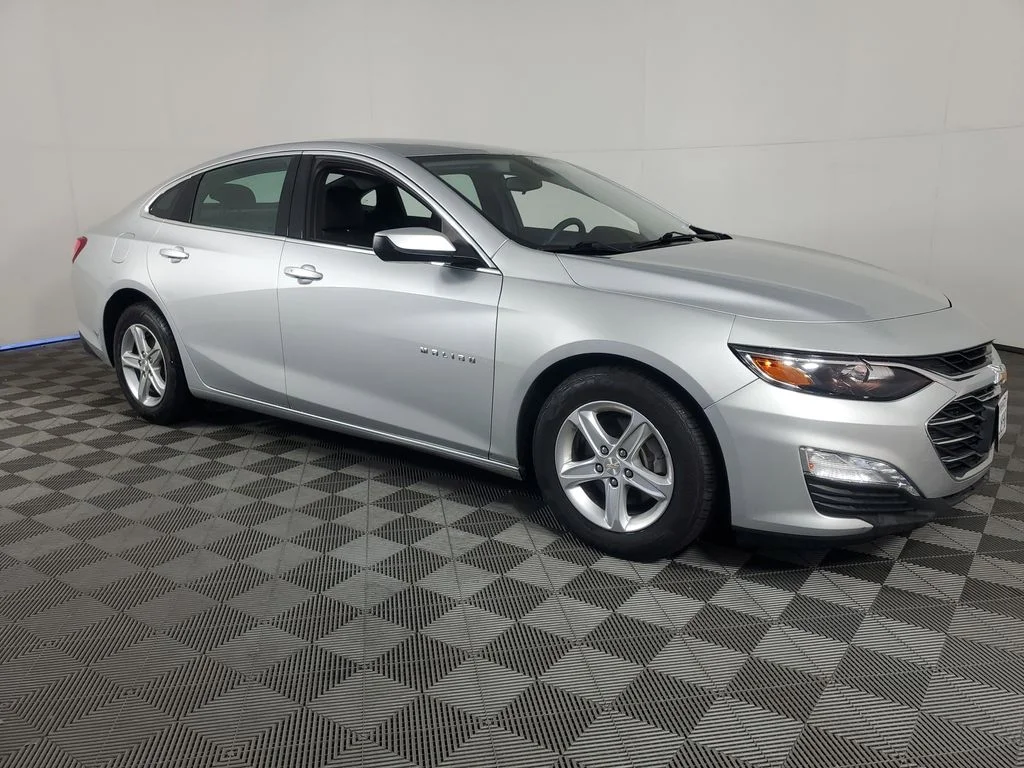 Used 2022 Silver Chevrolet LT image 2