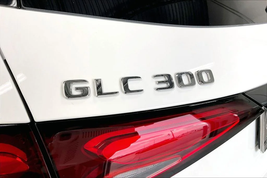 New 2026 Polar White Mercedes-Benz GLC 300 image 27