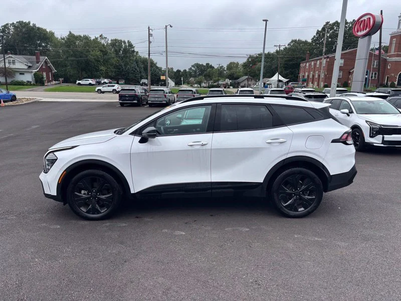 Used 2025 White Kia X-Line image 5