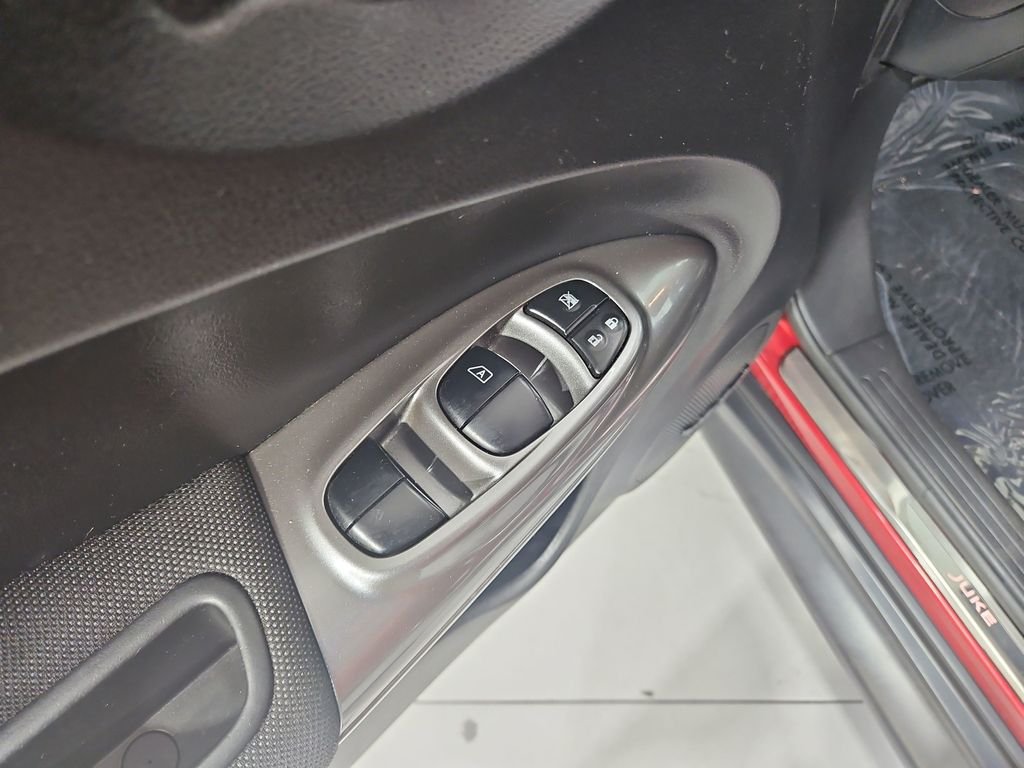 Used 2013 Red Nissan SL image 12