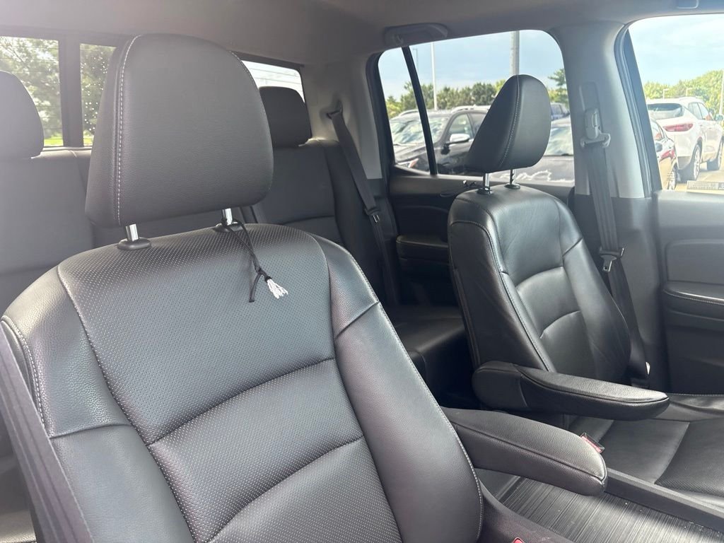 Used 2019 Black Honda RTL-T image 27