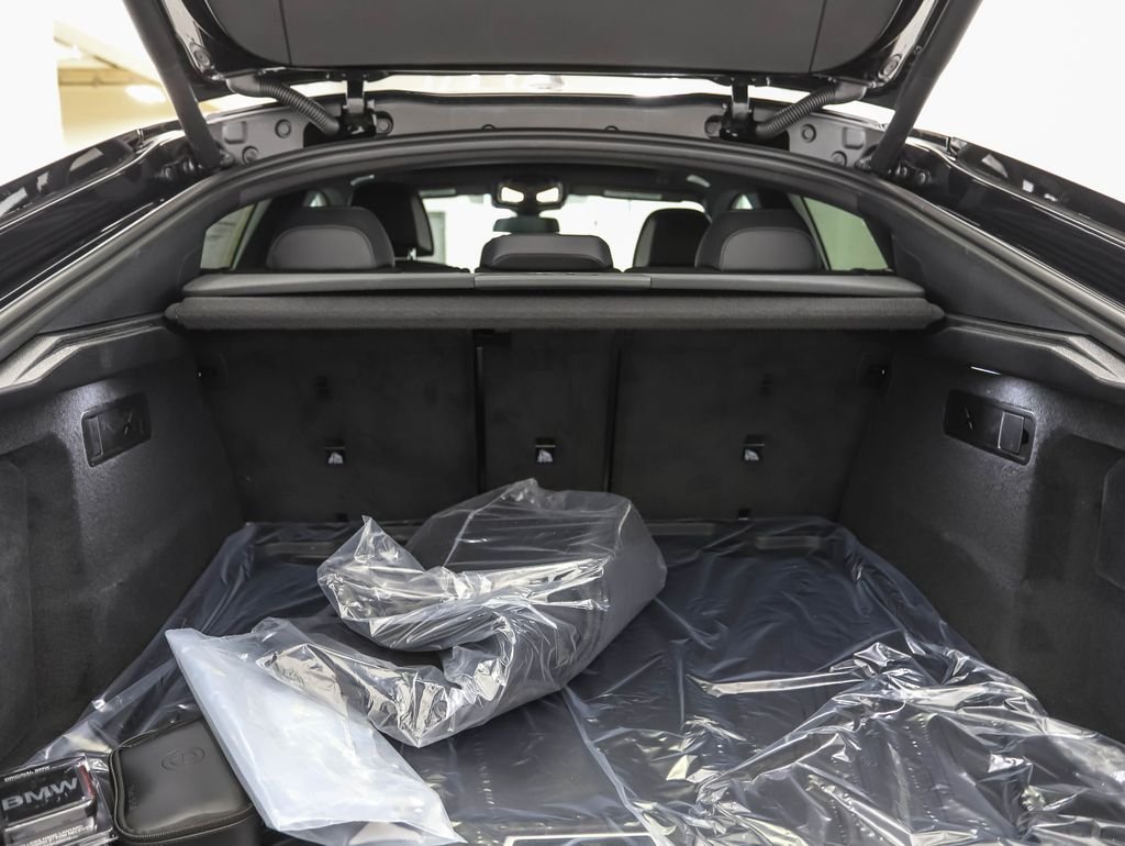 Used 2026 Black Sapphire Metallic BMW M60i image 24