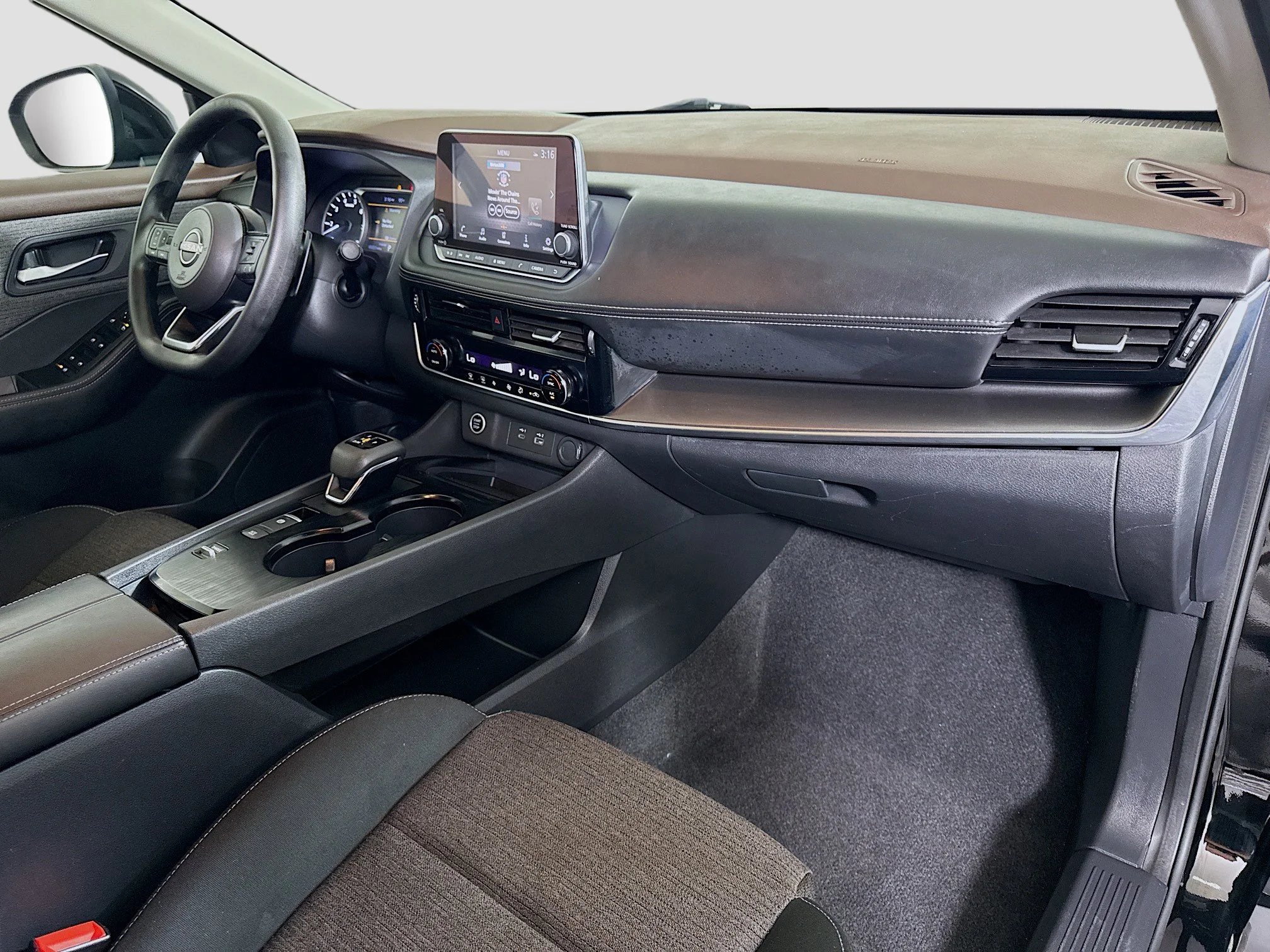 Used 2022 Super Black Nissan SV image 26