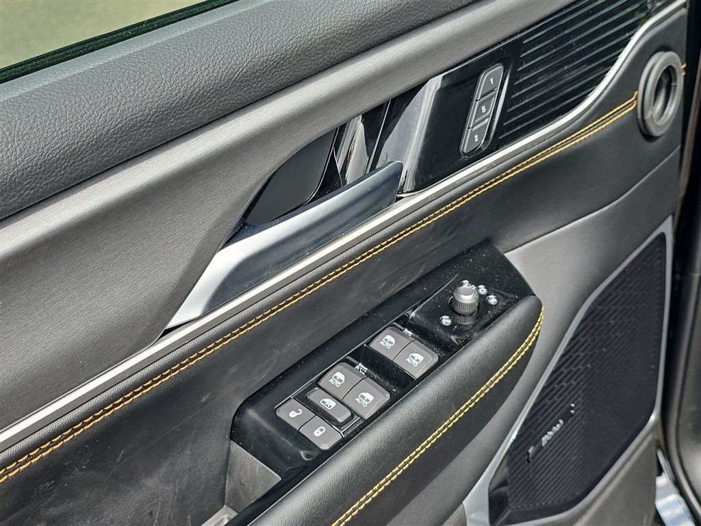 New 2026 High Gloss Black Exterior Paint Jeep  image 21