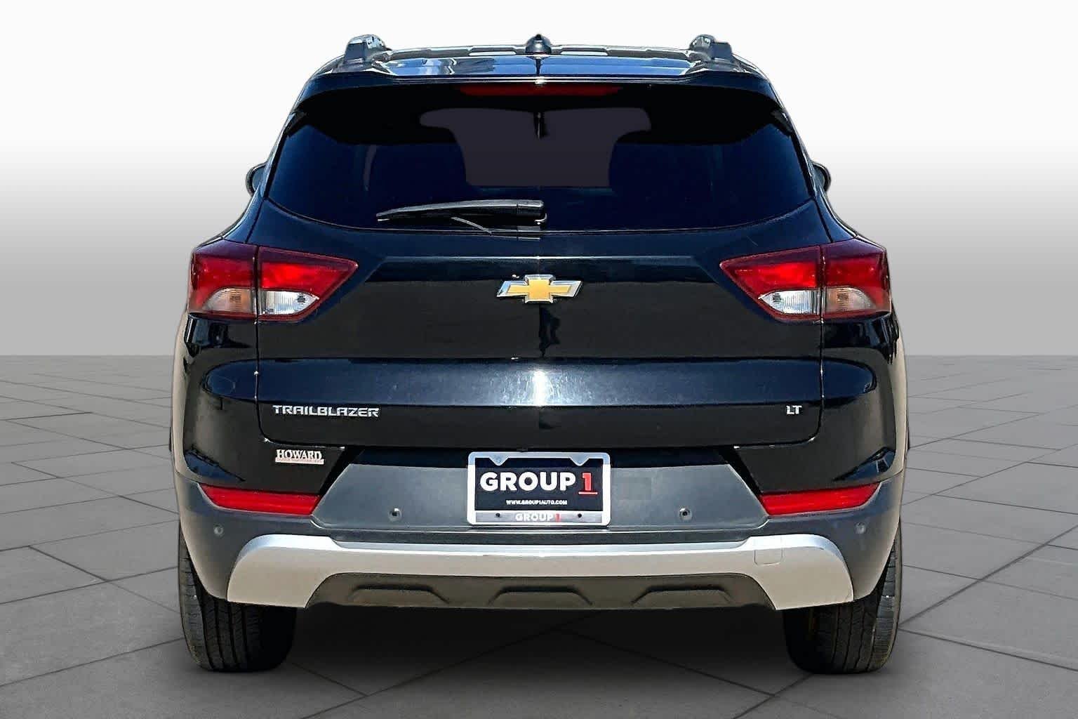 Used 2023 Mosaic Black Metallic Chevrolet LT image 5