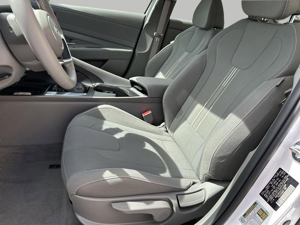 New 2026 Serenity White Hyundai SEL Sport image 9
