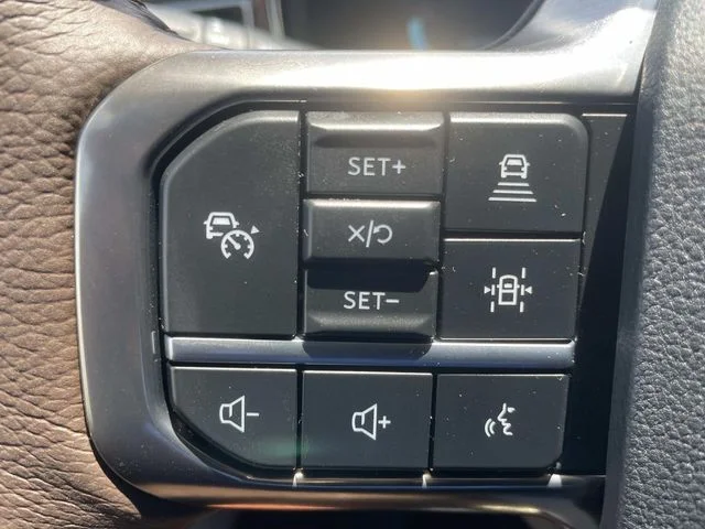 New 2025 Agate Black Metallic Ford King Ranch image 12