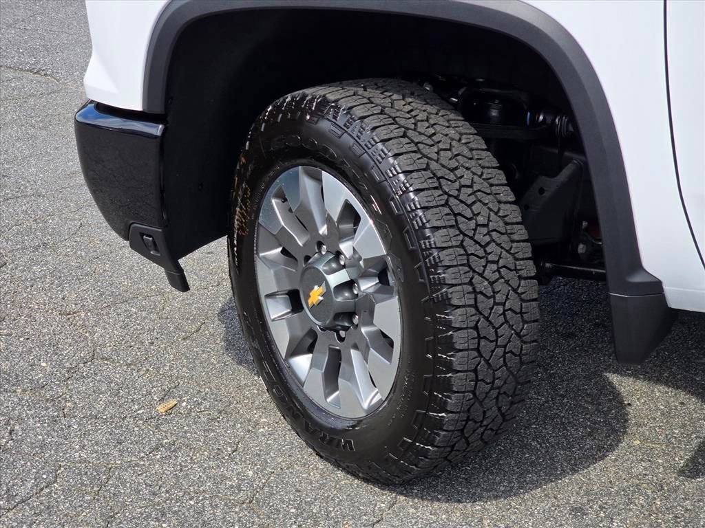 New 2026 Summit White Chevrolet Custom image 22