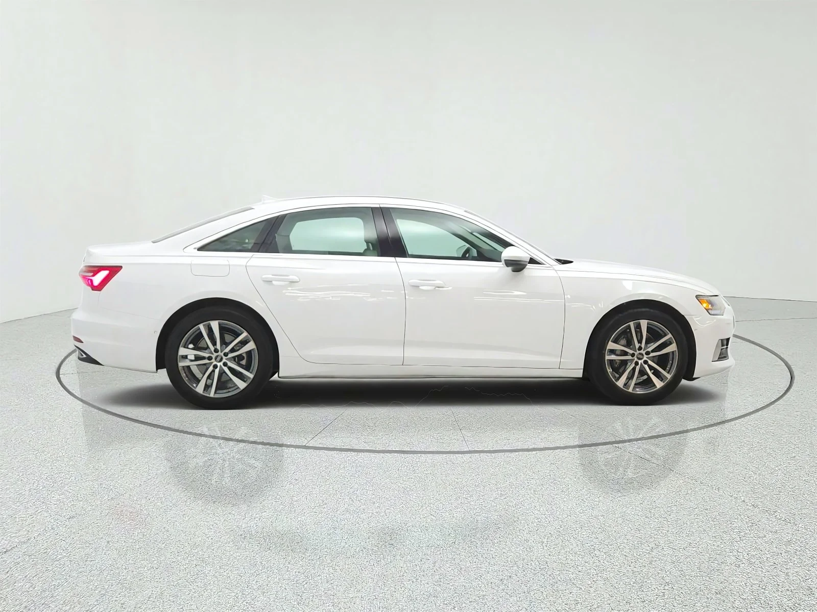 Used 2023 Ibis White Audi Premium image 4