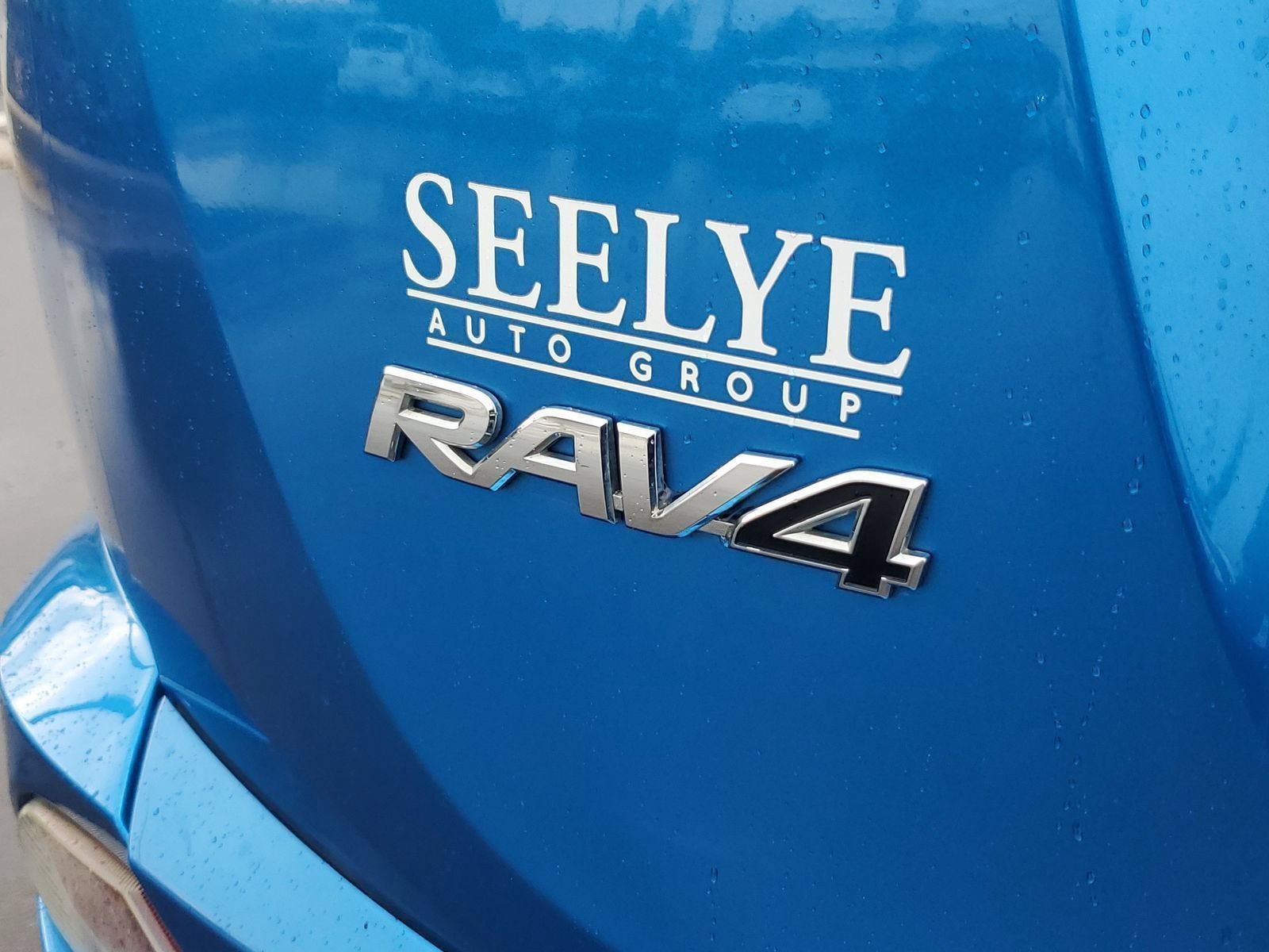 2018 Toyota RAV4 Limited - Photo 6