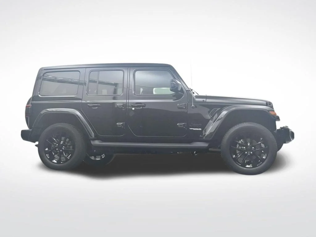 Used 2021 Black Jeep Unlimited Sahara High Altitude image 33