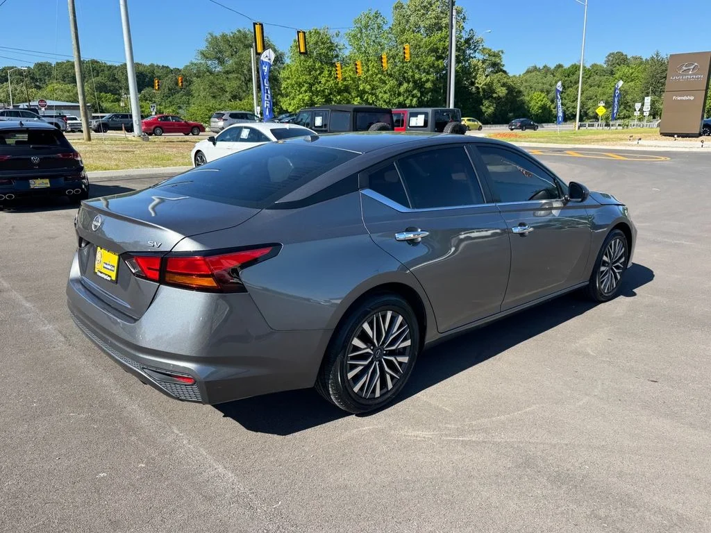 Used 2023 Gray Nissan 2.5 SV image 3