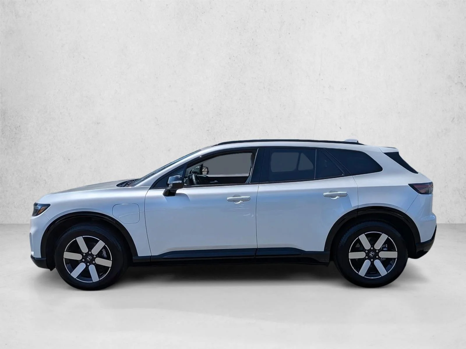 Used 2025 Snowfall Pearl Honda Touring image 9