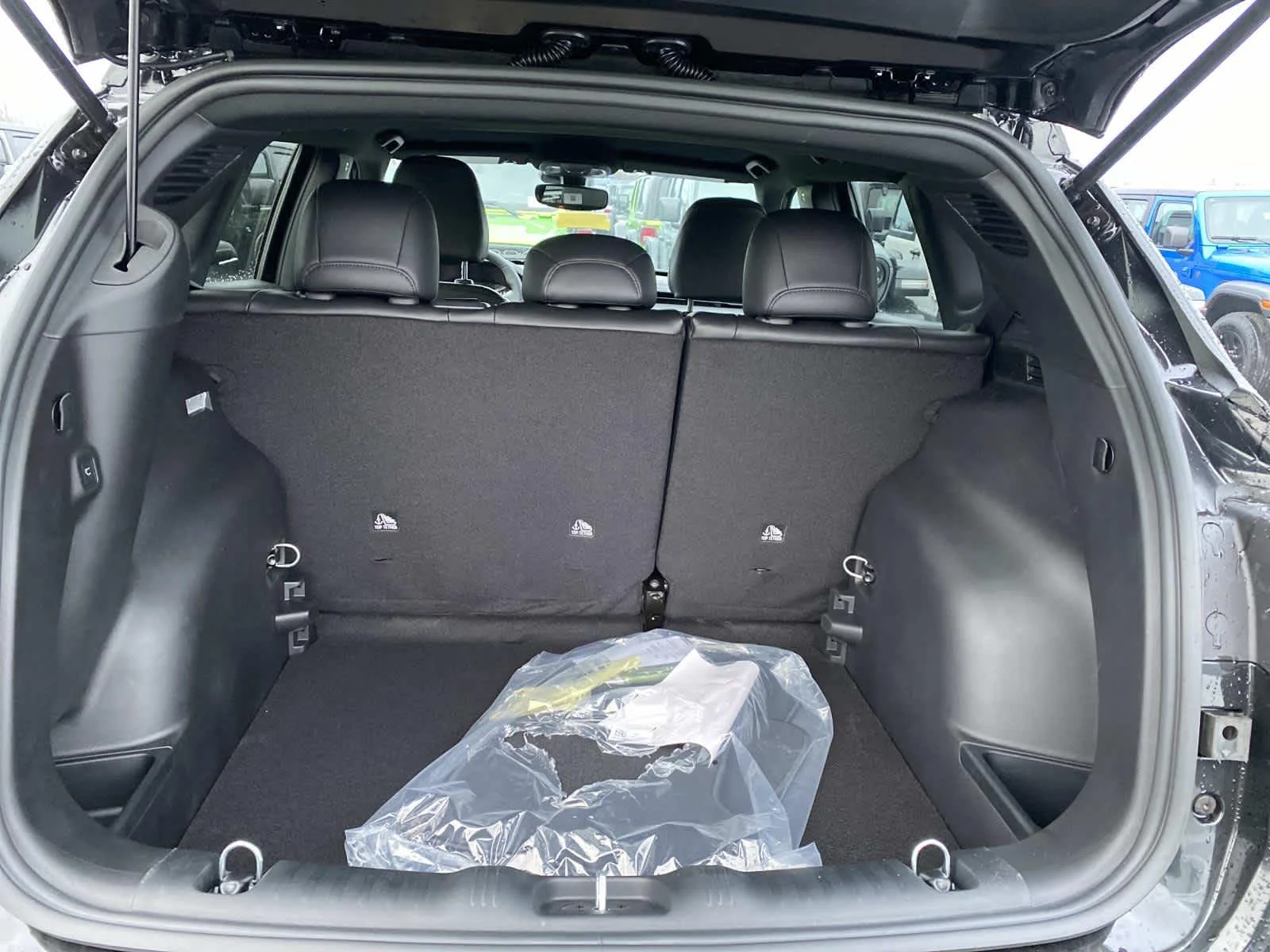 New 2026 Diamond Black Crystal Pearlcoat Jeep Limited Altitude image 5