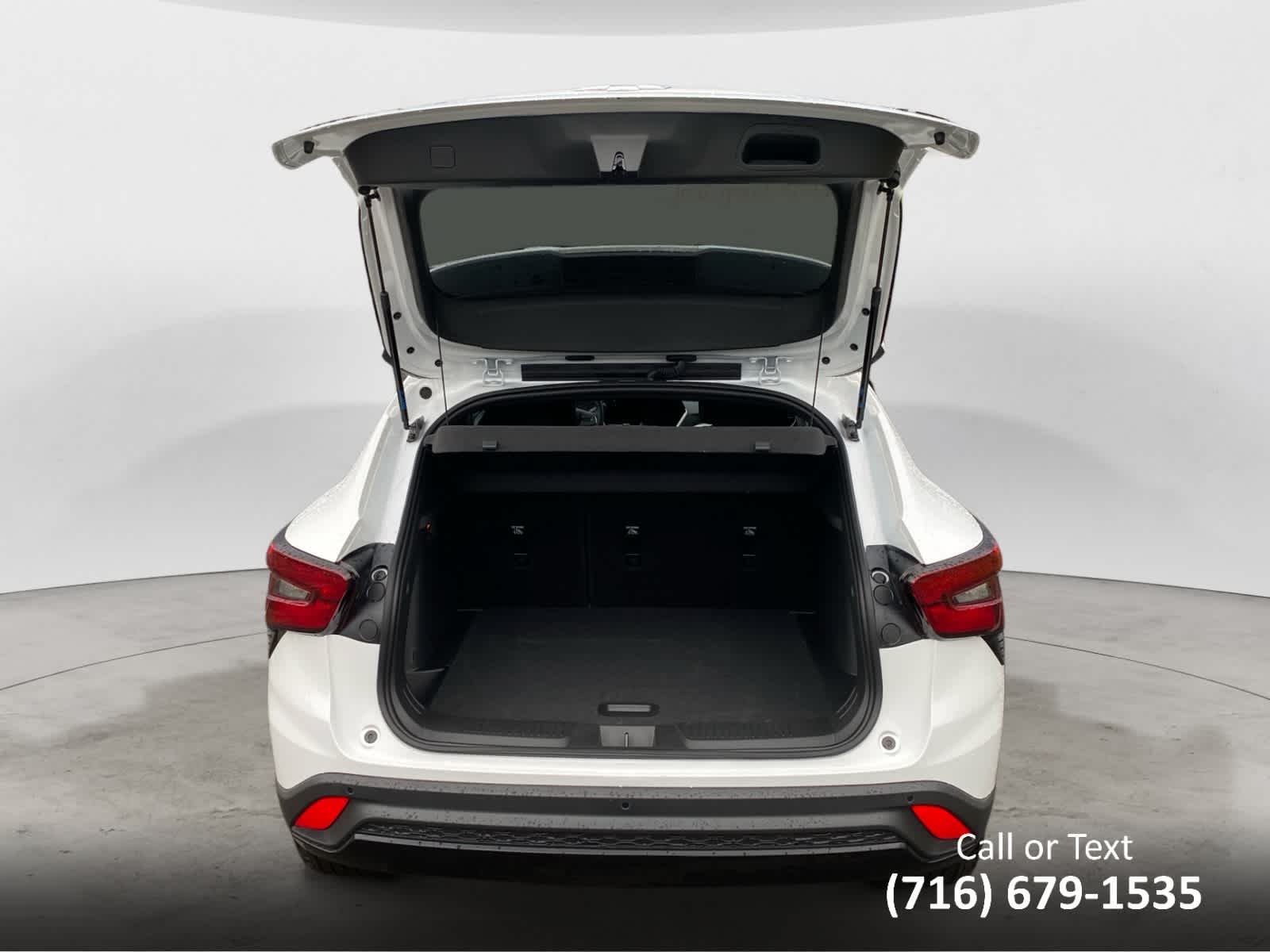 Used 2026 Summit White Chevrolet 1RS image 23
