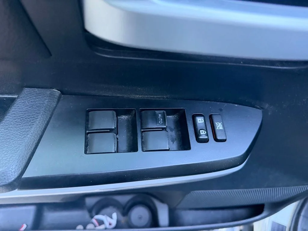 Used 2018 Super White Toyota SR5 image 11