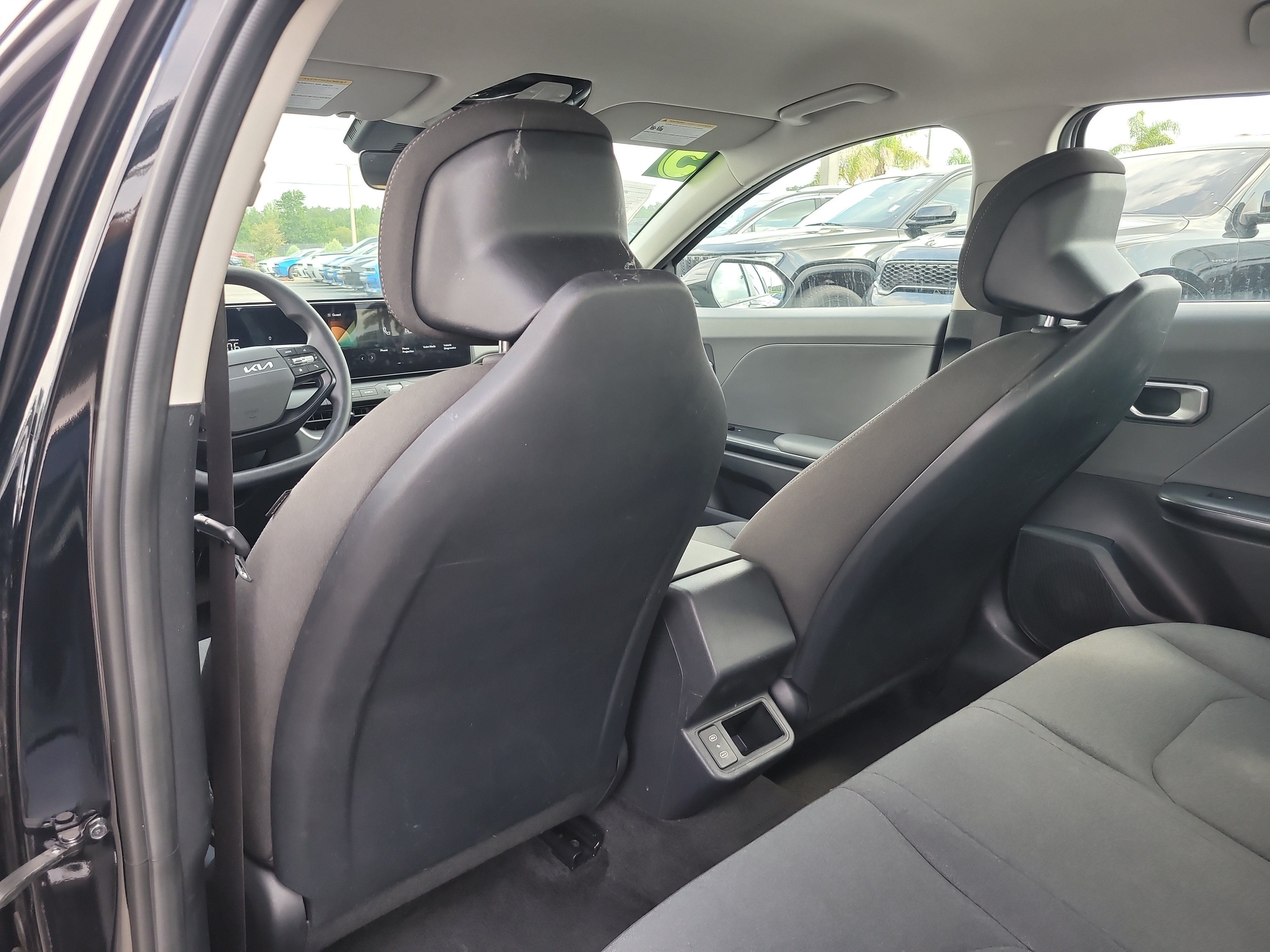 Used 2025 Aurora Black Pearl Kia LXS image 12