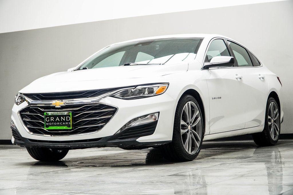 Used 2024 White Chevrolet LT image 8