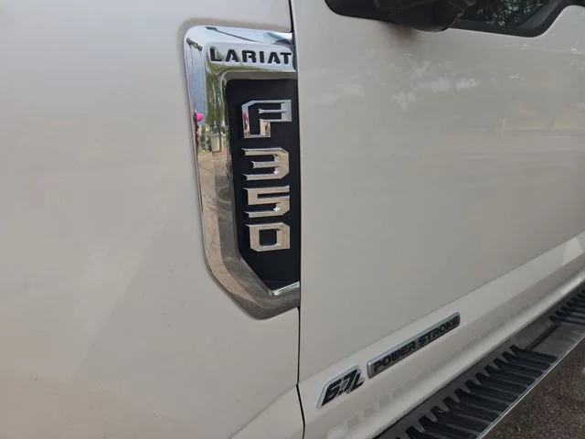 Used 2017 White Ford Lariat image 33