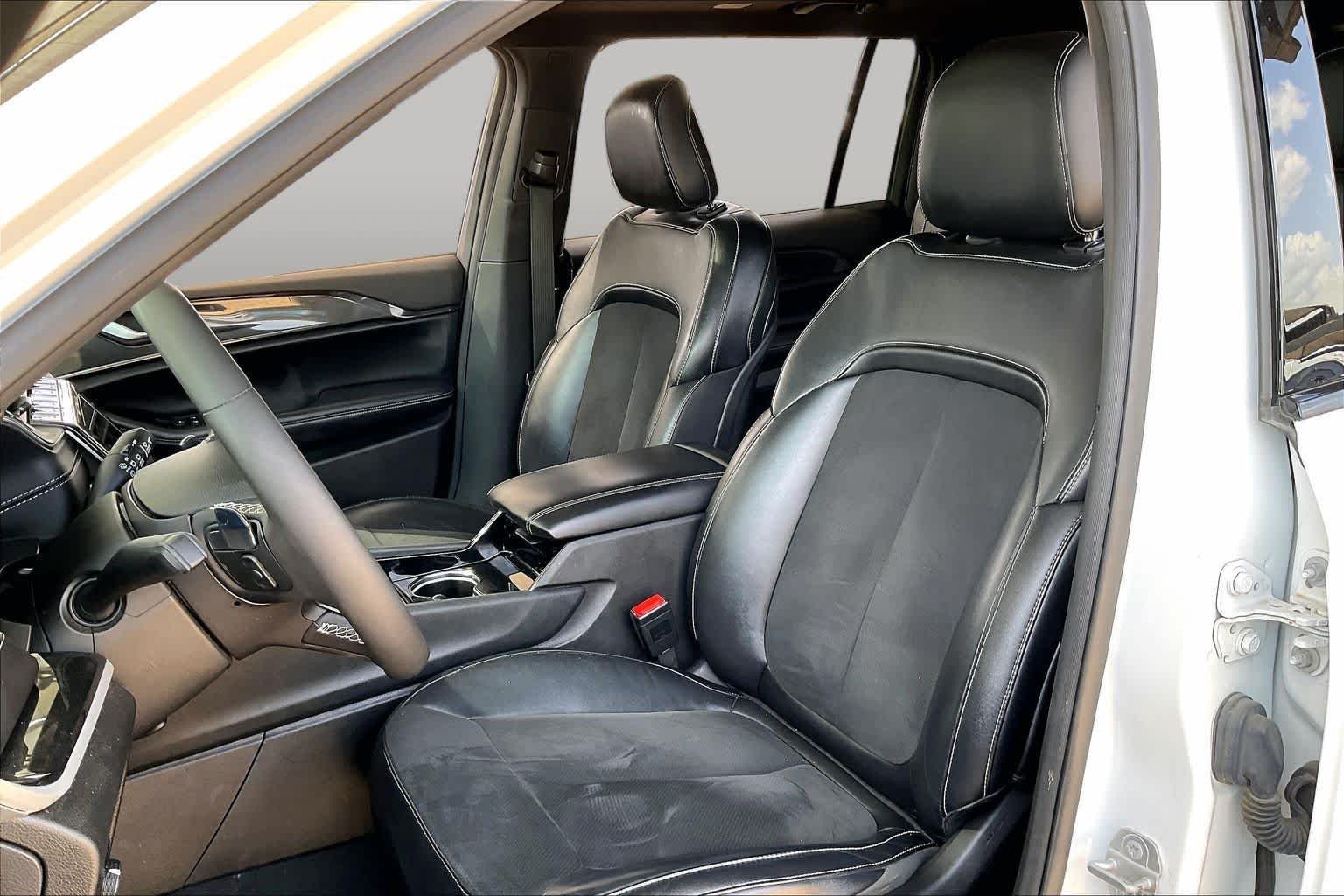 Used 2023 Bright White Clearcoat Jeep Altitude image 8