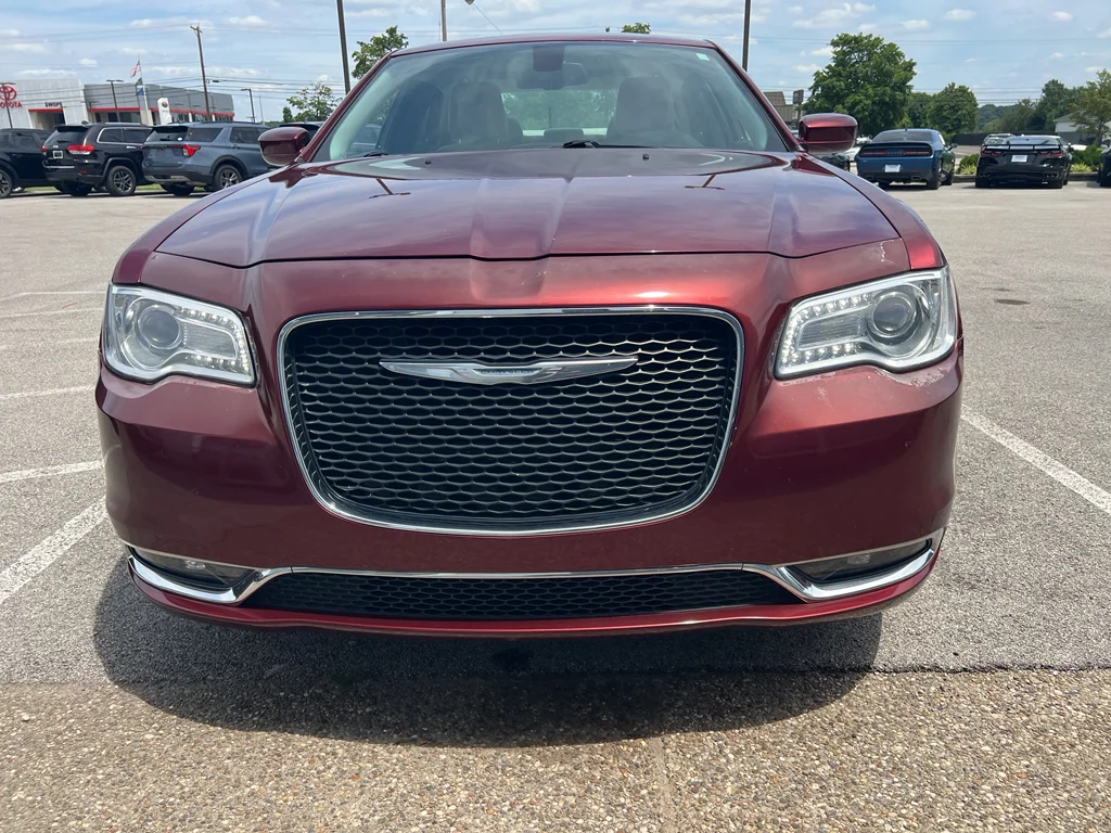 Used 2015 Velvet Red Pearlcoat Chrysler Limited image 1