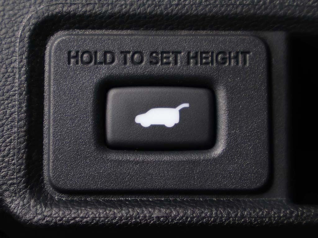 Used 2023 White Acura Base image 19