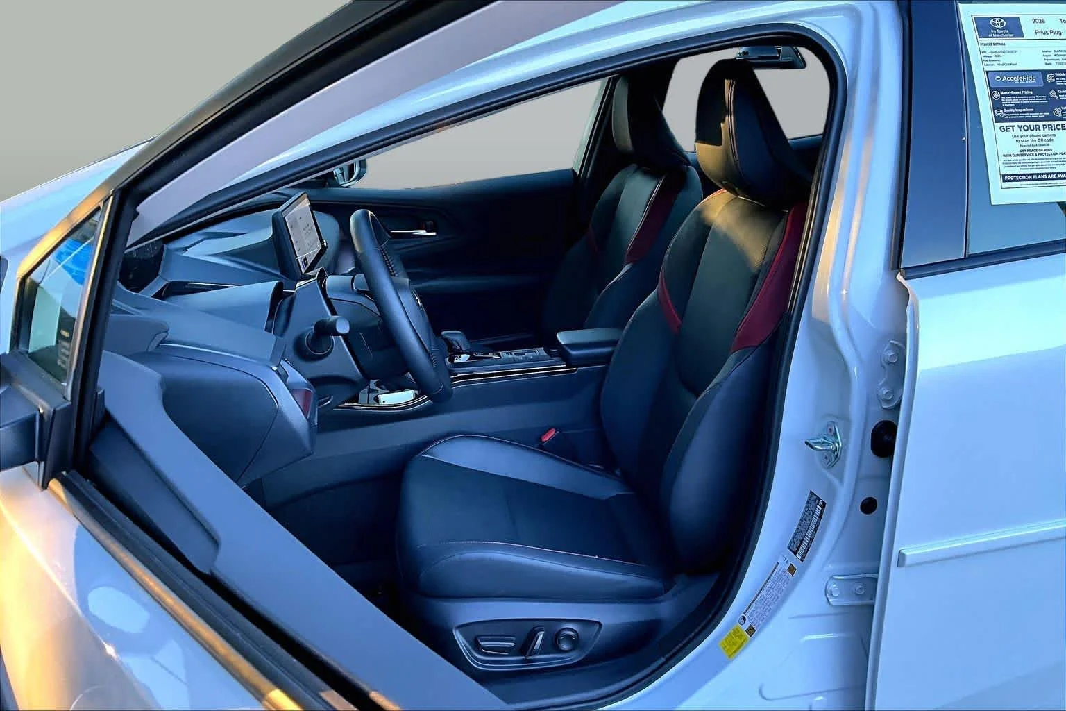 2026 Toyota Prius Plug-in Hybrid XSE - Photo 9