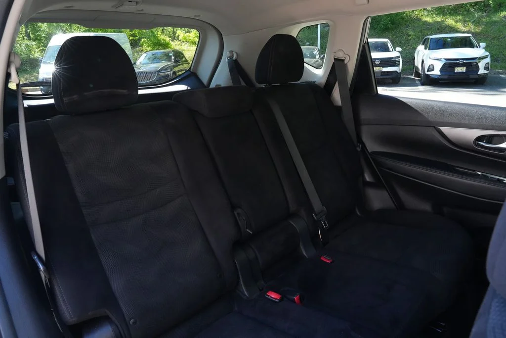 Used 2014 Black Nissan SV image 36
