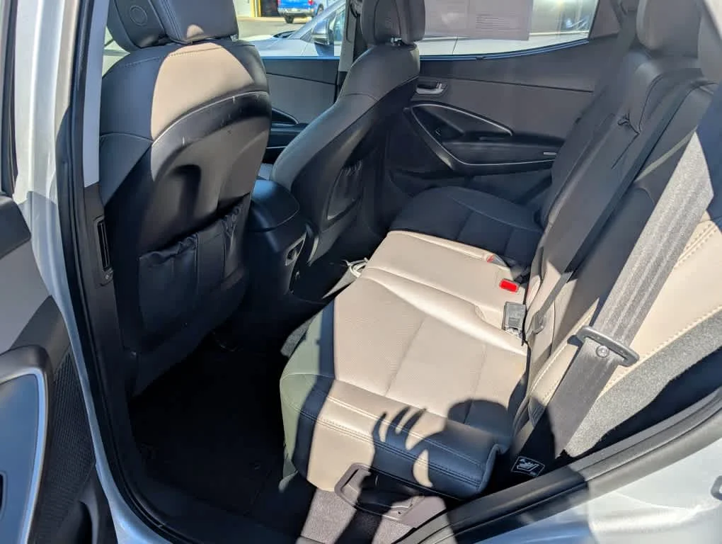 Used 2018 Sparkling Silver Hyundai 2.0T image 8