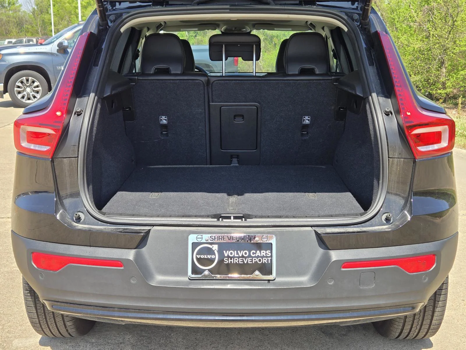 Used 2025 Black Volvo Plus Dark Theme image 11