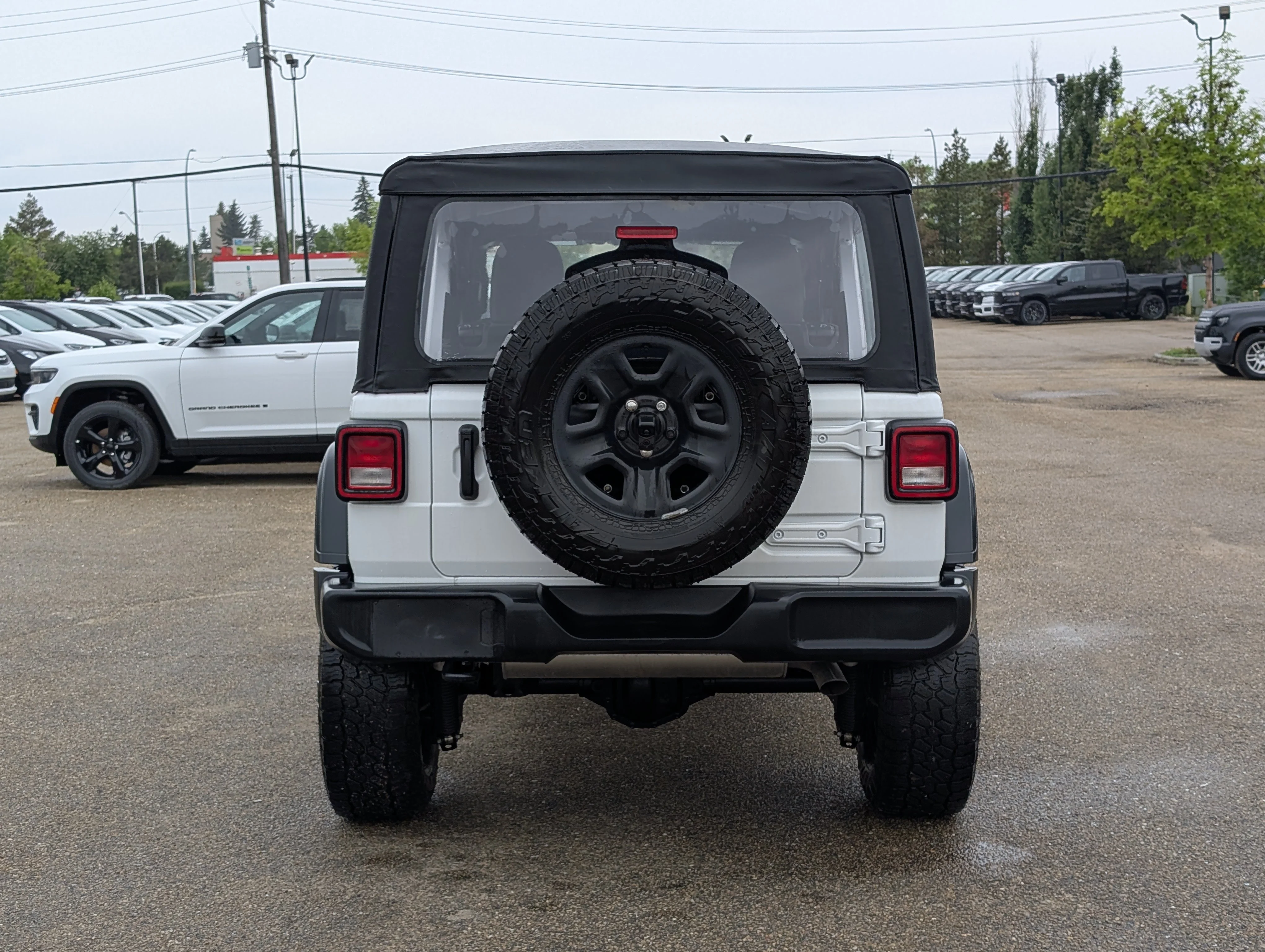 Used 2025 Bright White Jeep Sport image 5