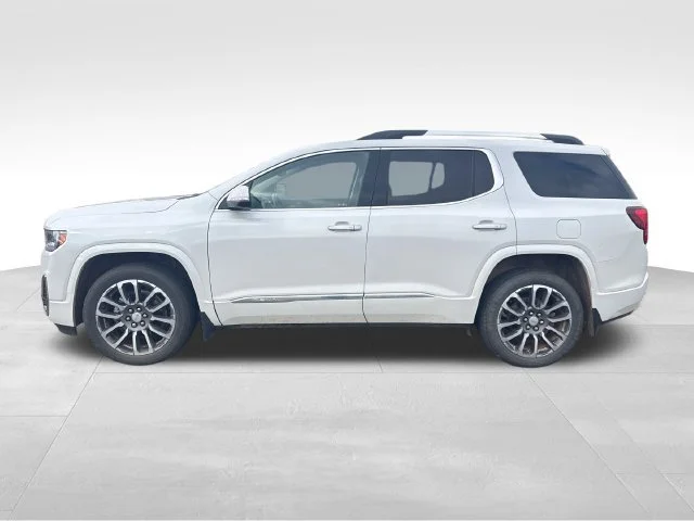 Used 2022 WHITE FROST TRICOAT GMC Denali image 2