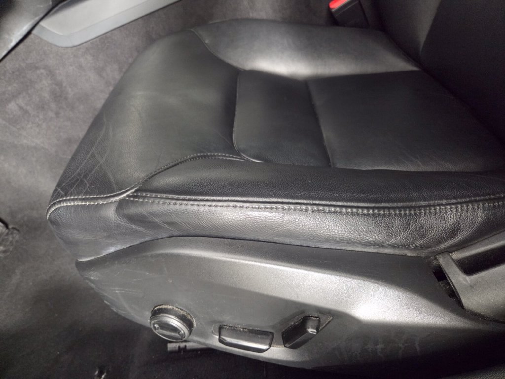 Certified Used 2022 Gray Volvo Momentum image 10