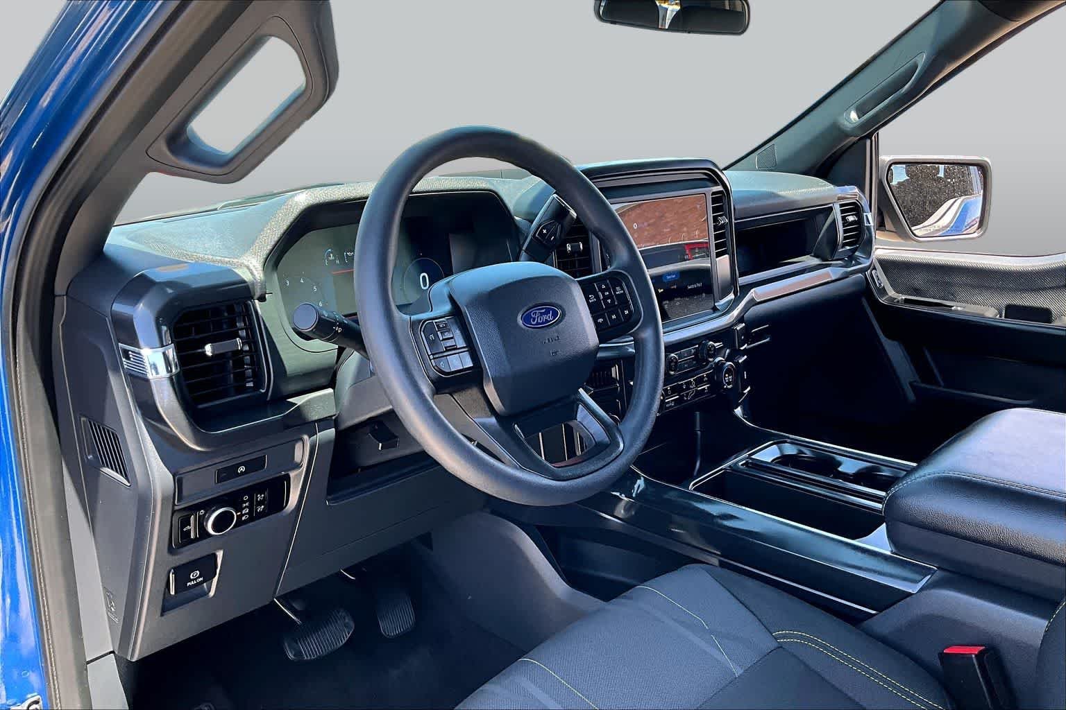 Used 2025 Atlas Blue Metallic Ford STX image 16