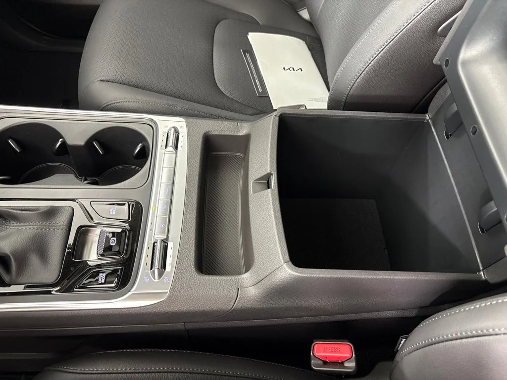 New 2026 Snow White Pearl Kia SX Prestige image 45